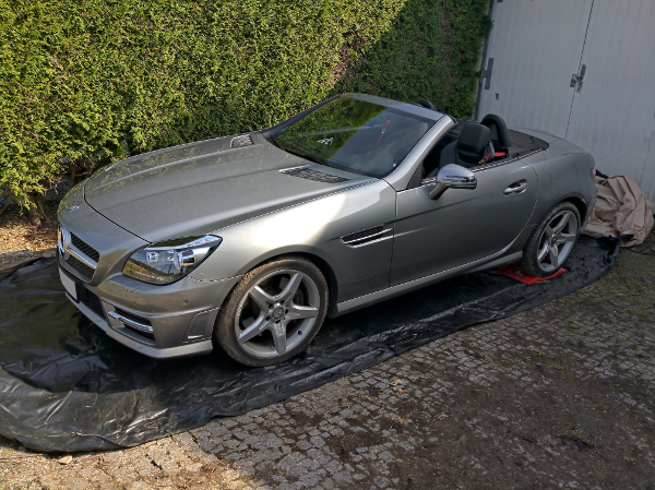 outdoor_carcapsule_mercedes_slk.jpg